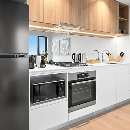 Chic 2-Bed Inner-City Abode With Bbq, Gym & Pool Melbourne Exterior photo