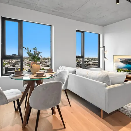 Chic 2-Bed Inner-City Abode With Bbq, Gym & Pool Melbourne Exterior photo