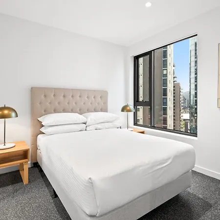 Chic 2-Bed Inner-City Abode With Bbq, Gym & Pool Melbourne Exterior photo